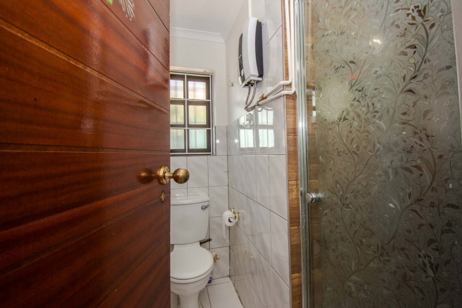 4 Bedroom Property for Sale in Mountainside Western Cape